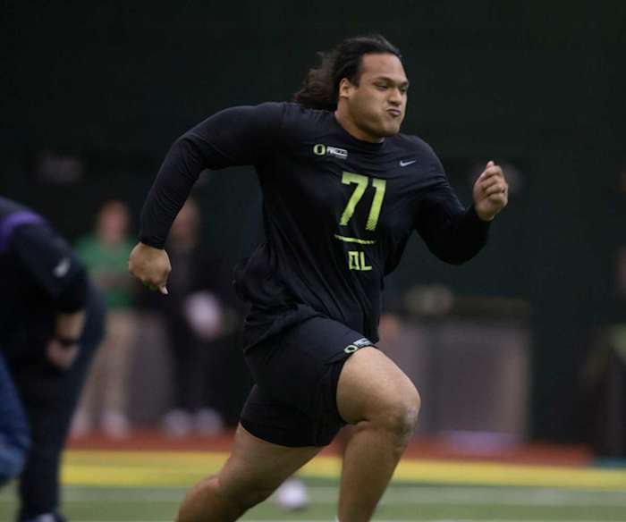 Oregon OL Malaesala Aumavae-Laulu at the Ducks 2023 Pro Day.